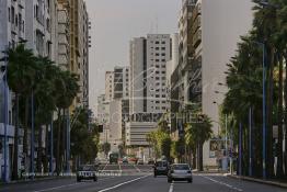 Image du Maroc Professionnelle de  Casablanca Avenue Hassan II, le nouveau quartier d’affaires de Casablanca, où les sièges d'une grande partie des plus importants groupes financiers du pays, banques, assurances, groupes de crédit ont élus domicile loin des encombrements quotidiens du centre-ville, Lundi 6 Juillet 2009. (Photo / Abdeljalil Bounhar) 